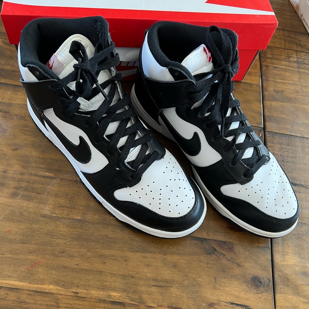 Nike panda dunks size 10W